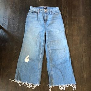 High-waisted cropped denim